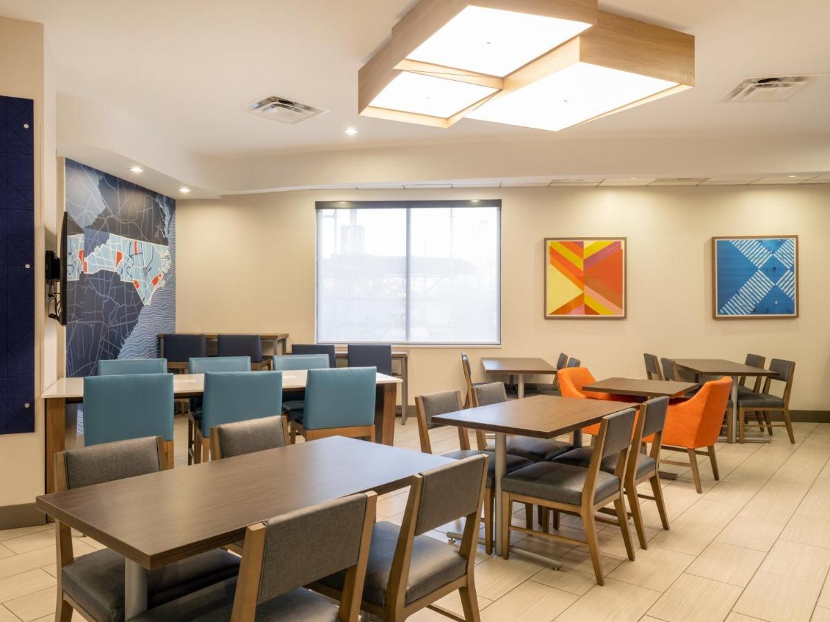 Holiday Inn Express & Suites Greensboro - I-40 Atwendover By Ihg Exterior foto
