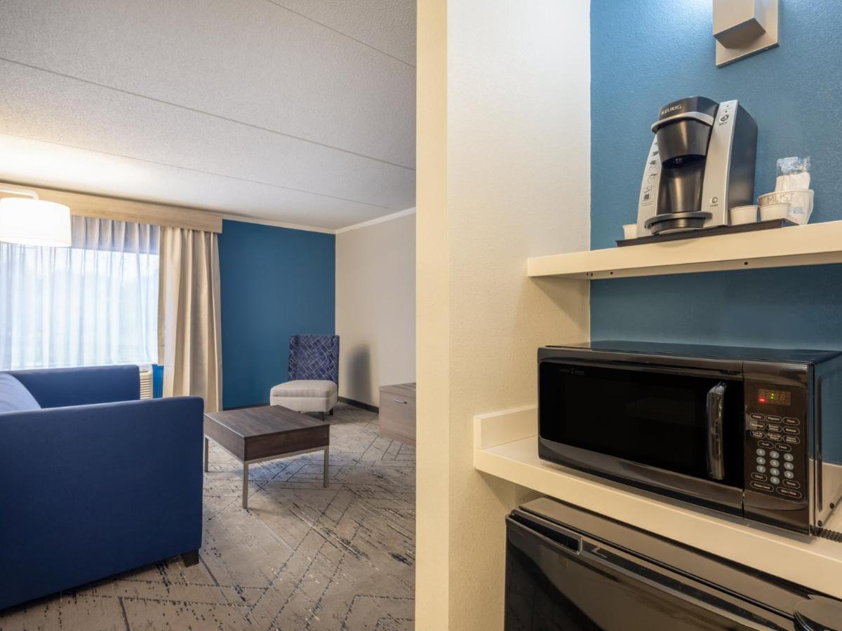 Holiday Inn Express & Suites Greensboro - I-40 Atwendover By Ihg Exterior foto