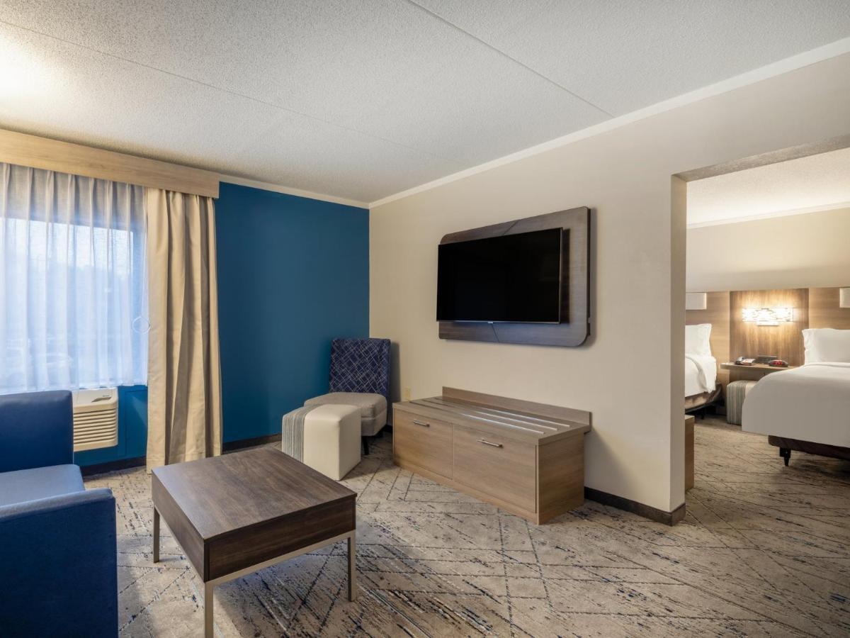 Holiday Inn Express & Suites Greensboro - I-40 Atwendover By Ihg Exterior foto