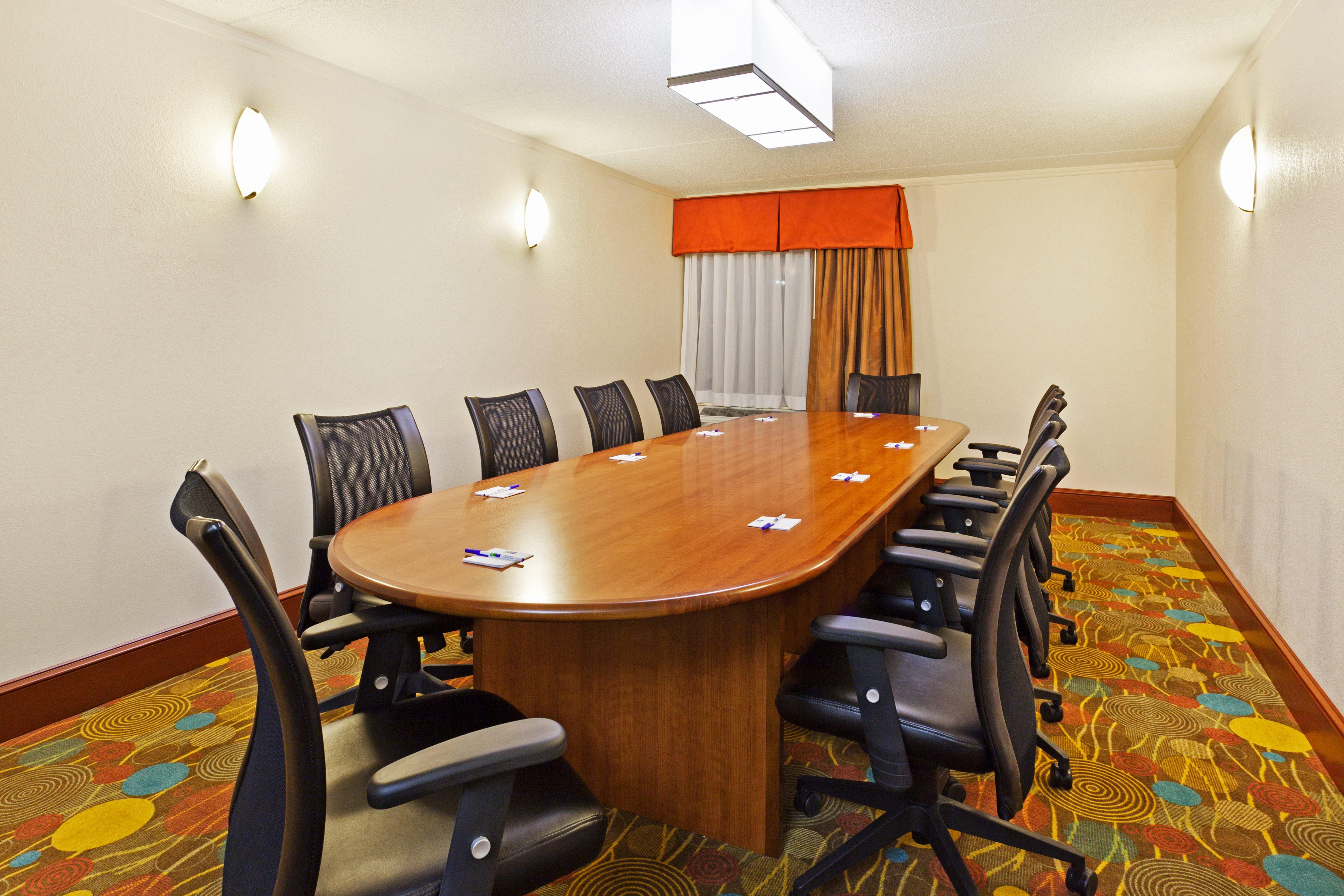 Holiday Inn Express & Suites Greensboro - I-40 Atwendover By Ihg Exterior foto