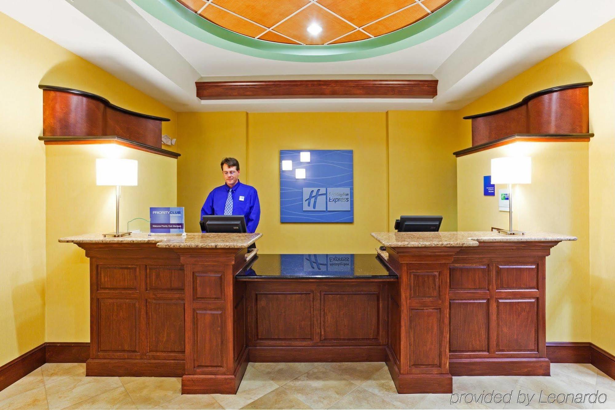 Holiday Inn Express & Suites Greensboro - I-40 Atwendover By Ihg Exterior foto